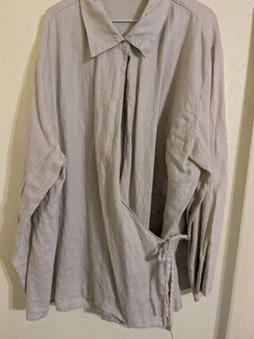Cute wrap shirt.